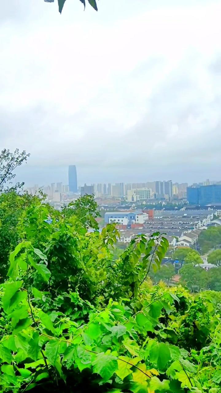 2米高的玉峰山,今天重阳节,登顶,远望,祈福,祝大家重阳节快乐!