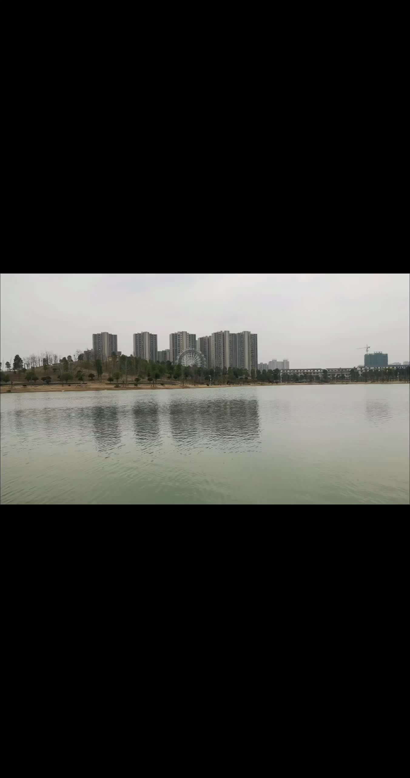 这是汉寿县龙珠湖公园,3年前的2月份,我也曾拍过这里