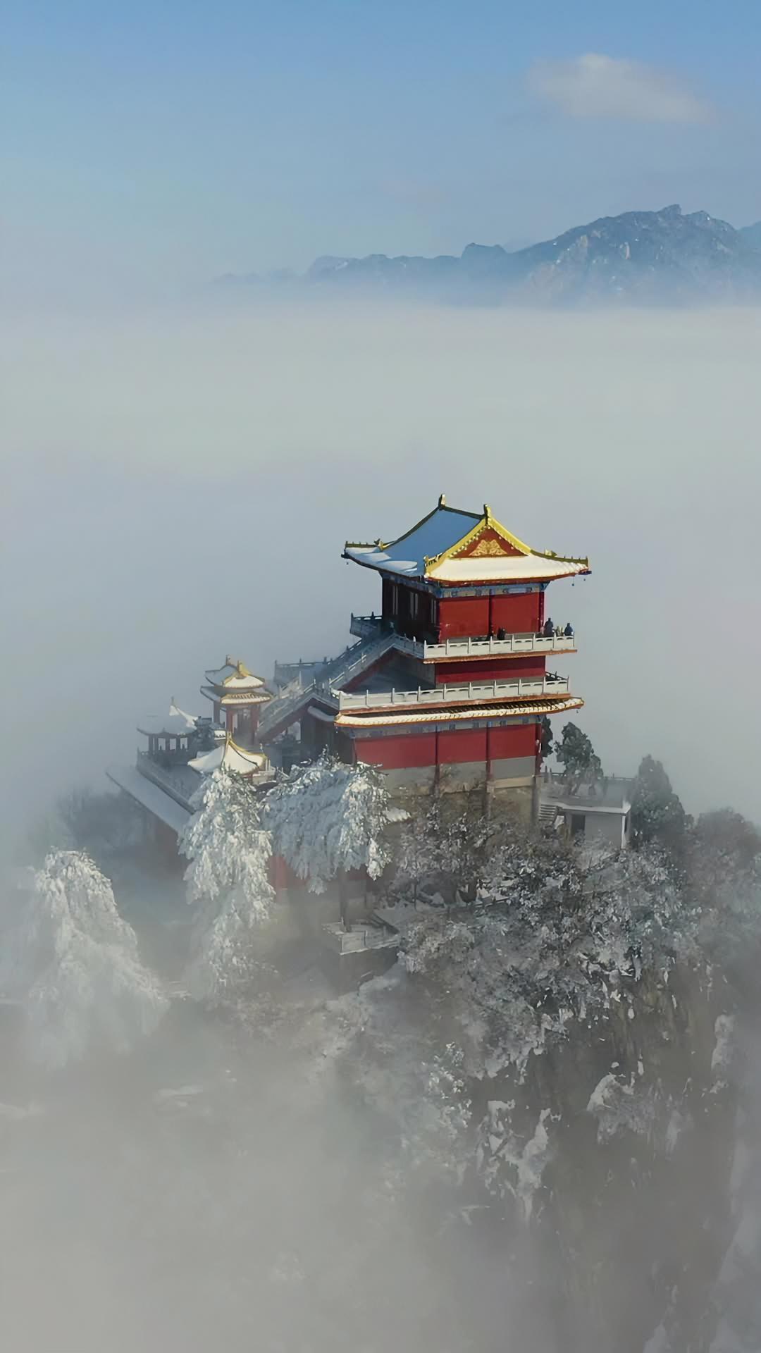 千山暮雪,云影飘摇,是@终南山·南五台景区 不期而遇的美丽-度小视