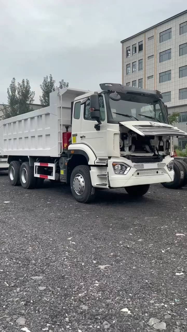 后八轮豪瀚nx自卸车