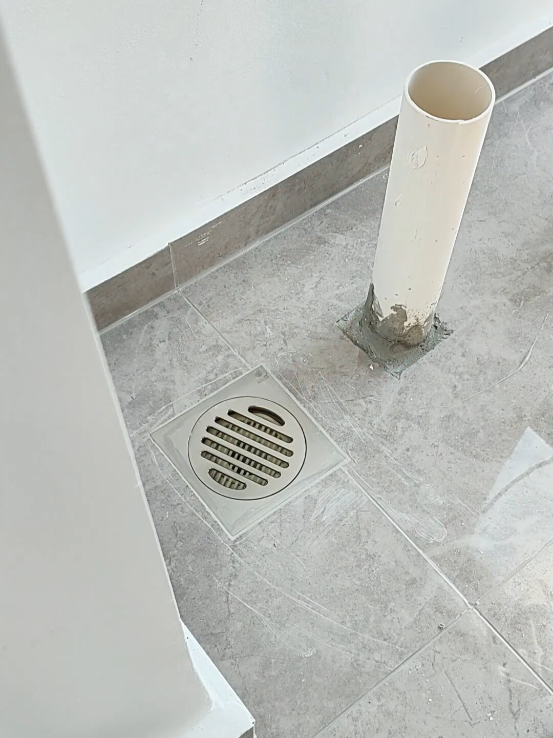 阳台一定要留个地漏用于地面排水