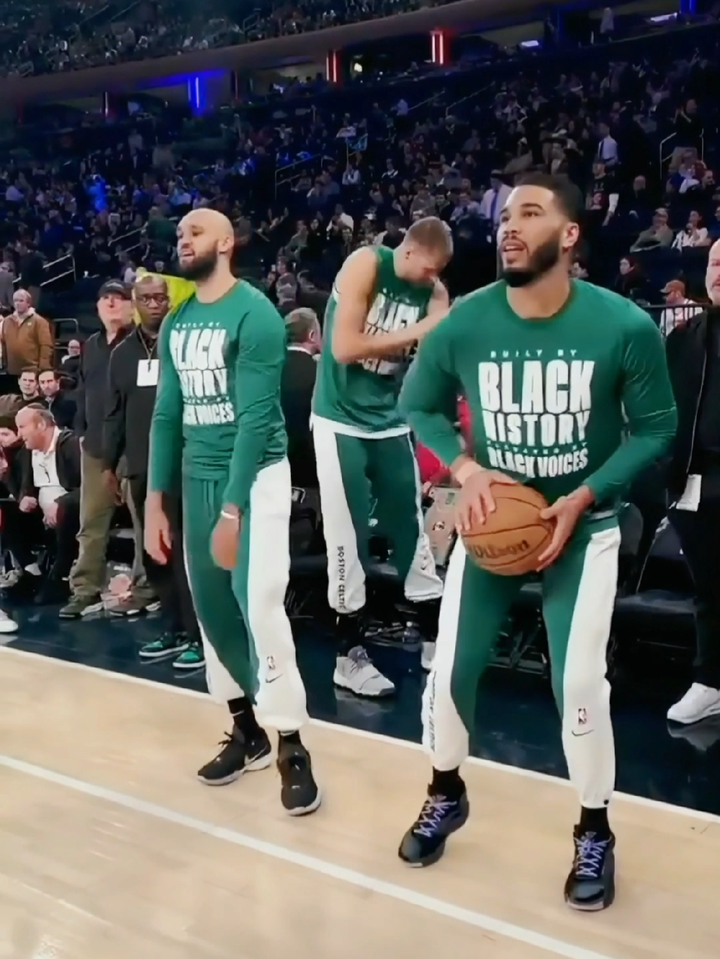 同届又同队塔图姆和怀特赛前热身投篮