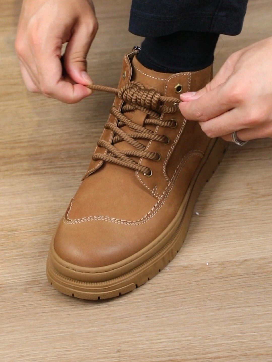 马丁靴花式不散鞋带系法轻松调节更方便