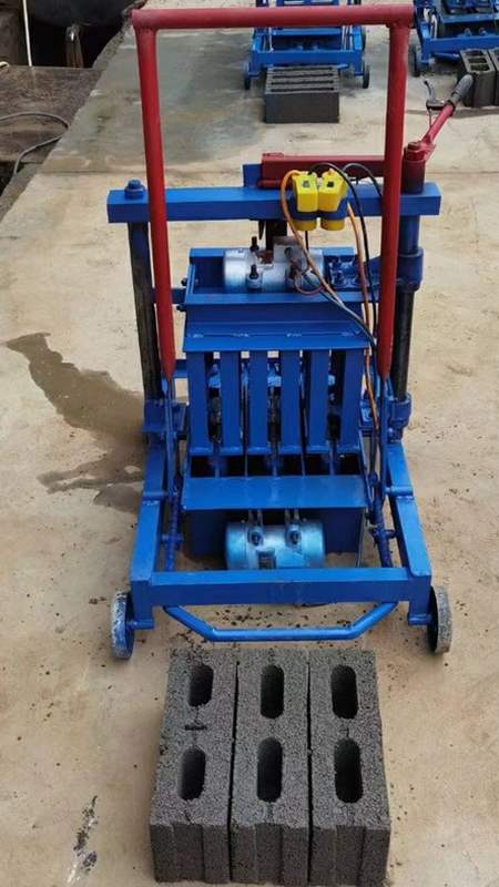 彩色透水面包砖机厂家半自动水泥免烧砖机4-35小型马路空心花-度小视