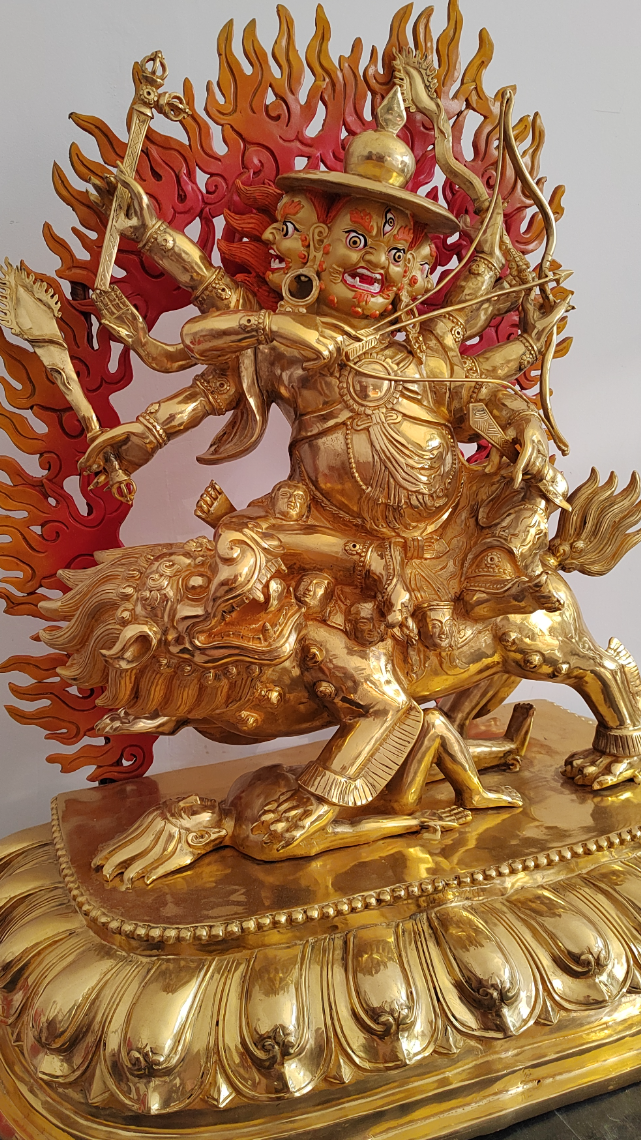 白哈尔佛像,又名贝哈尔神,纯铜铸造鎏金工艺-度小视