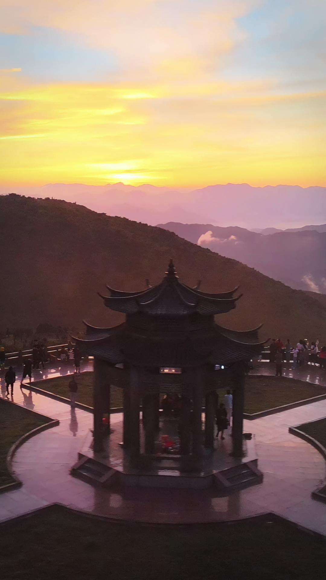 粤东第二峰鸿图嶂,开车直接到,看日出,云海,露营的好地方 梅州游玩