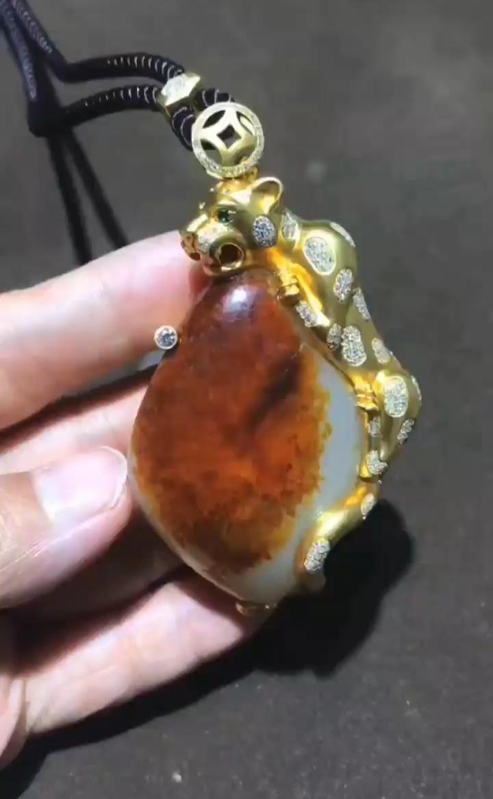 精品高端籽料,红皮包金籽 和田玉 珠宝 收藏