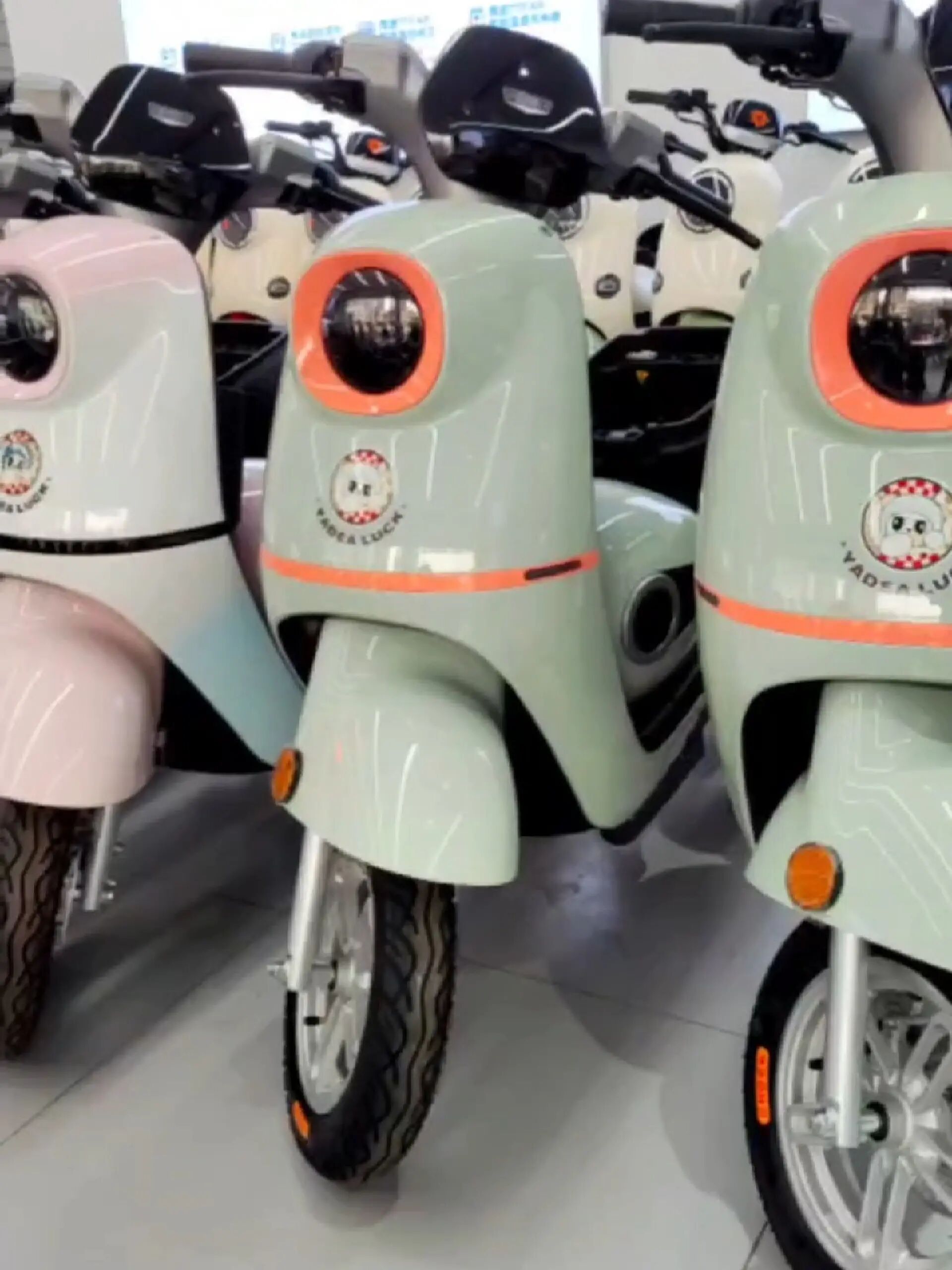 雅迪冠能欧橙2.0运动版