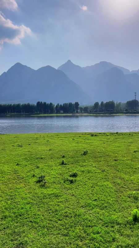 距离郑州70公里处的美景堪比西子湖这里是马庄水库大山湖水草坪带上