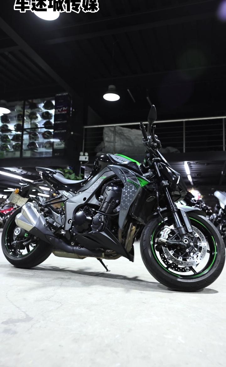 福建车迷城摩托俱乐部kawasakiz1000r重机车