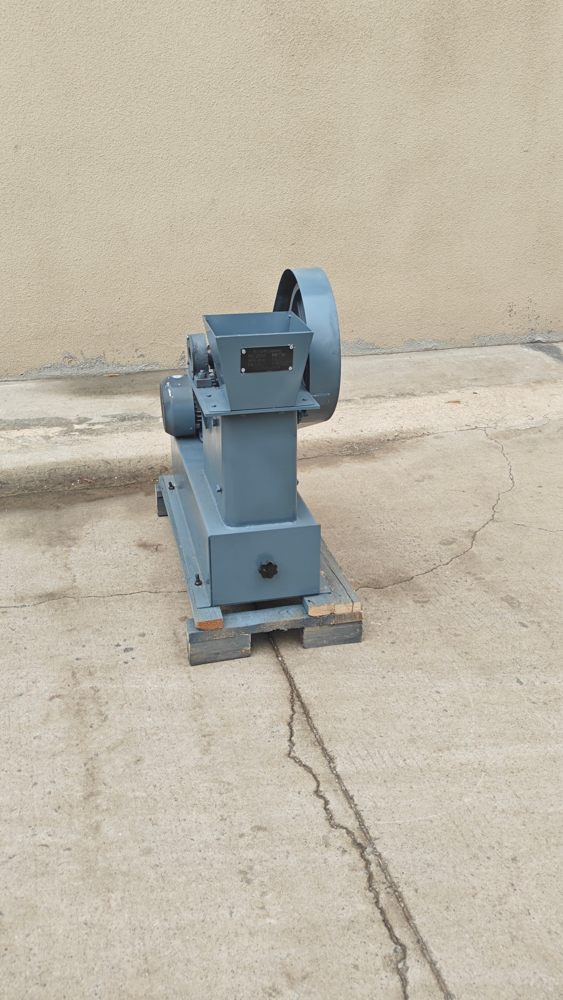 小型实验室颚式破碎机出料均匀