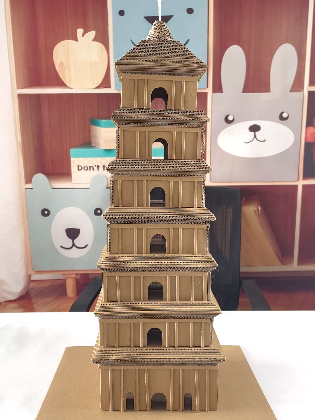 瓦楞纸板手工西安大雁塔建筑模型废物利用