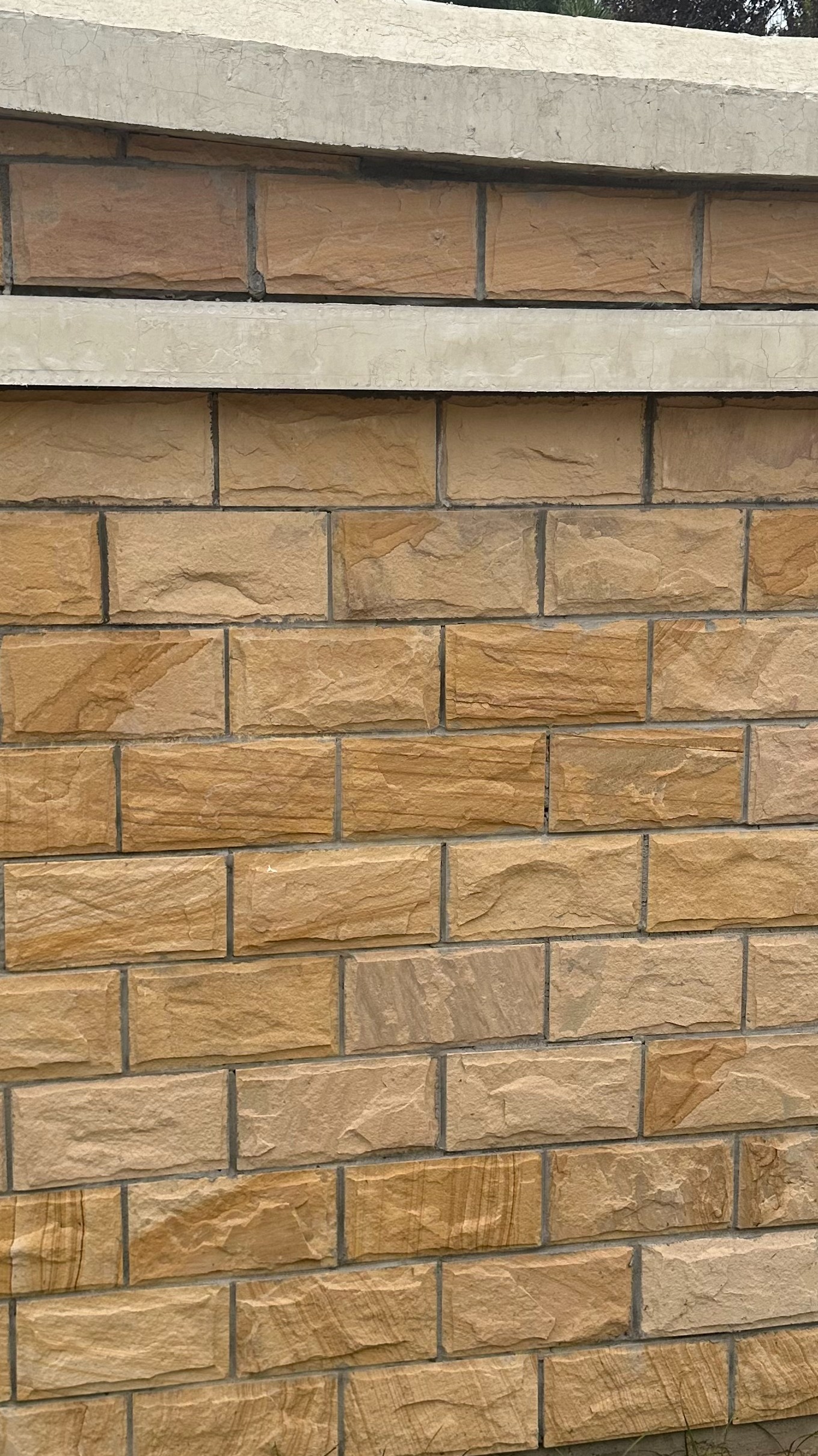 150*300米黄色板岩文化石 黄色外墙蘑菇石 室外装修