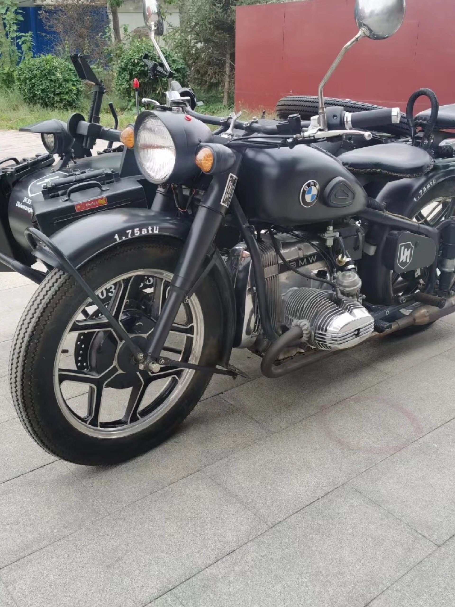 2015年宝马r100挎子边三轮摩托车