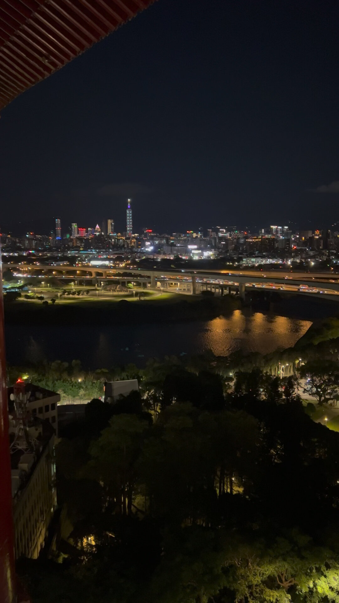 台湾圆山大饭店夜景