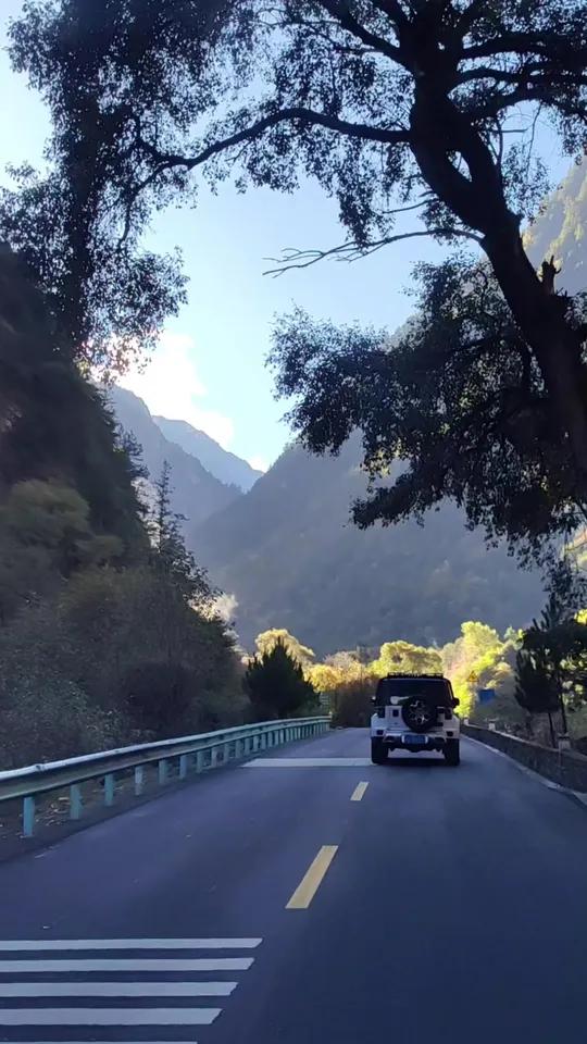 越跑越兴奋,川西就是巴适!川西美景 川西旅游攻略 熊猫大道丹巴段