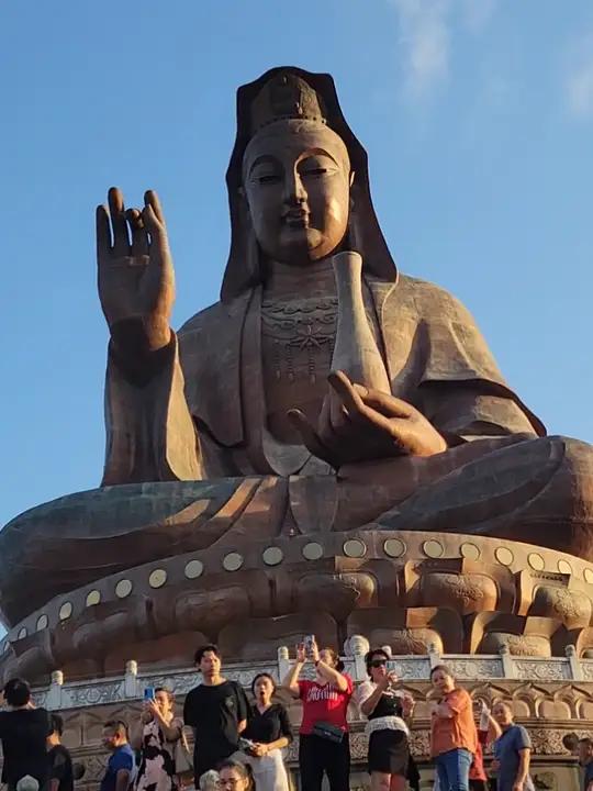 最大的南海观音菩萨佛山西樵山,愿点开的朋友,身体健康,万事如意!