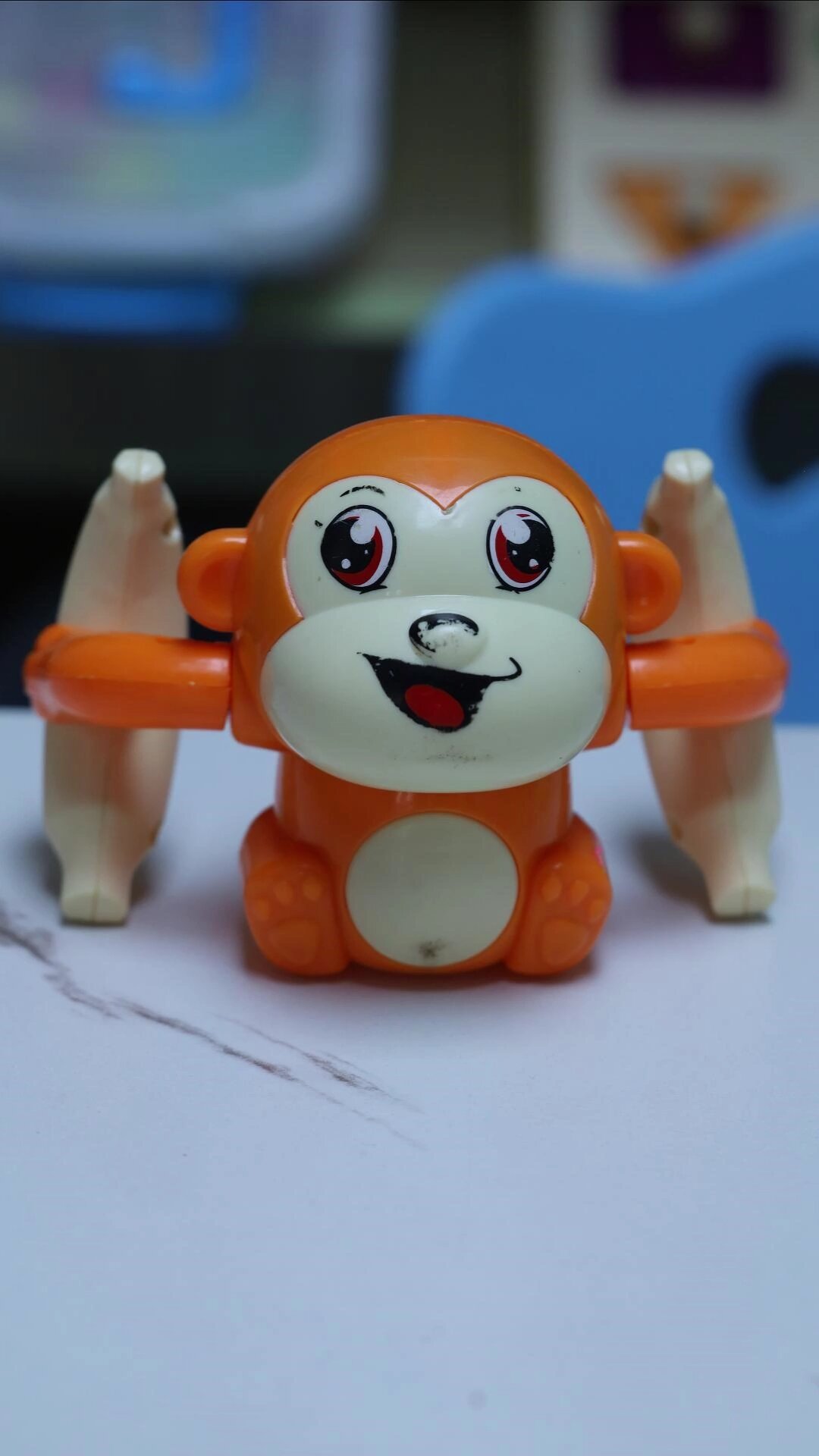 会翻跟头的小猴子玩具带自动感应翻滚