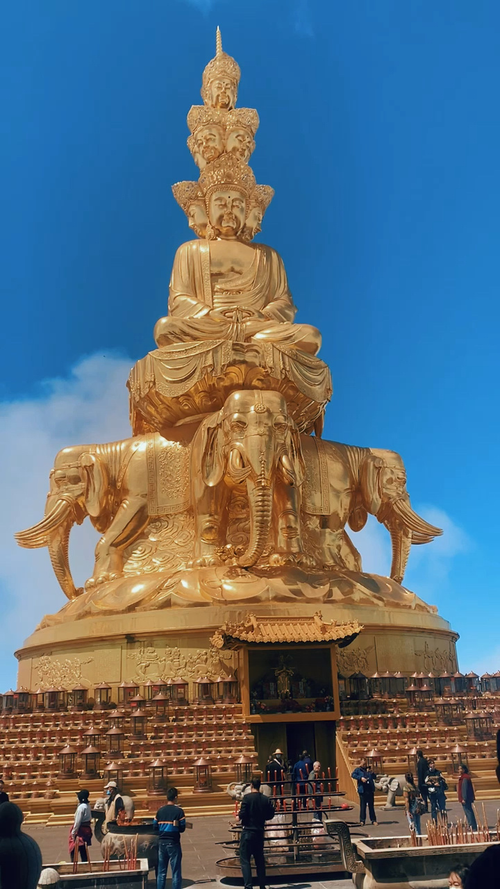 神秘而又庄严 金顶之上十方普贤菩萨像