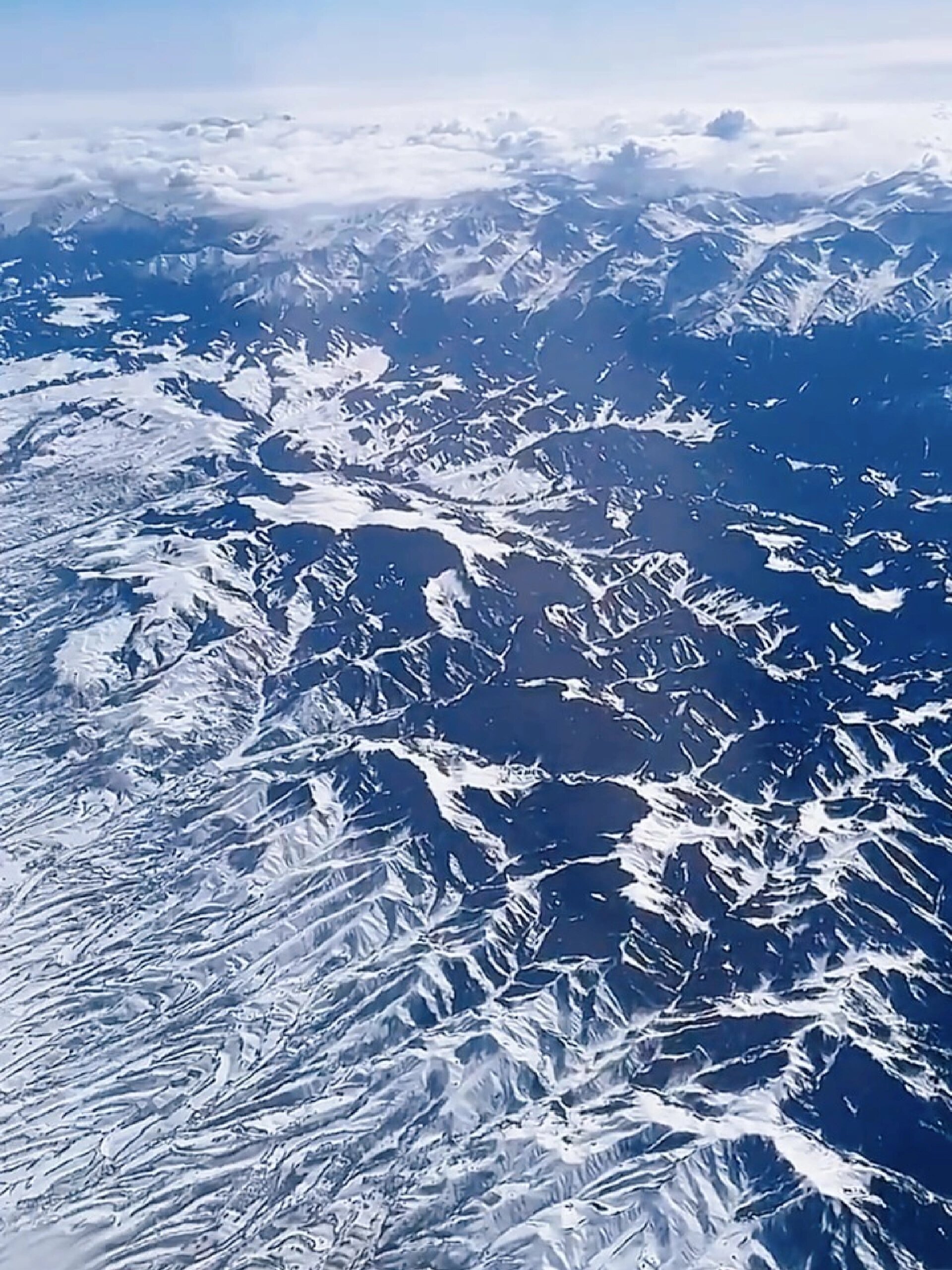 天山,世界七大山系之一,位于欧亚大陆腹地