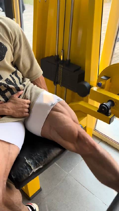 如此强壮的肌肉男神腿部训练