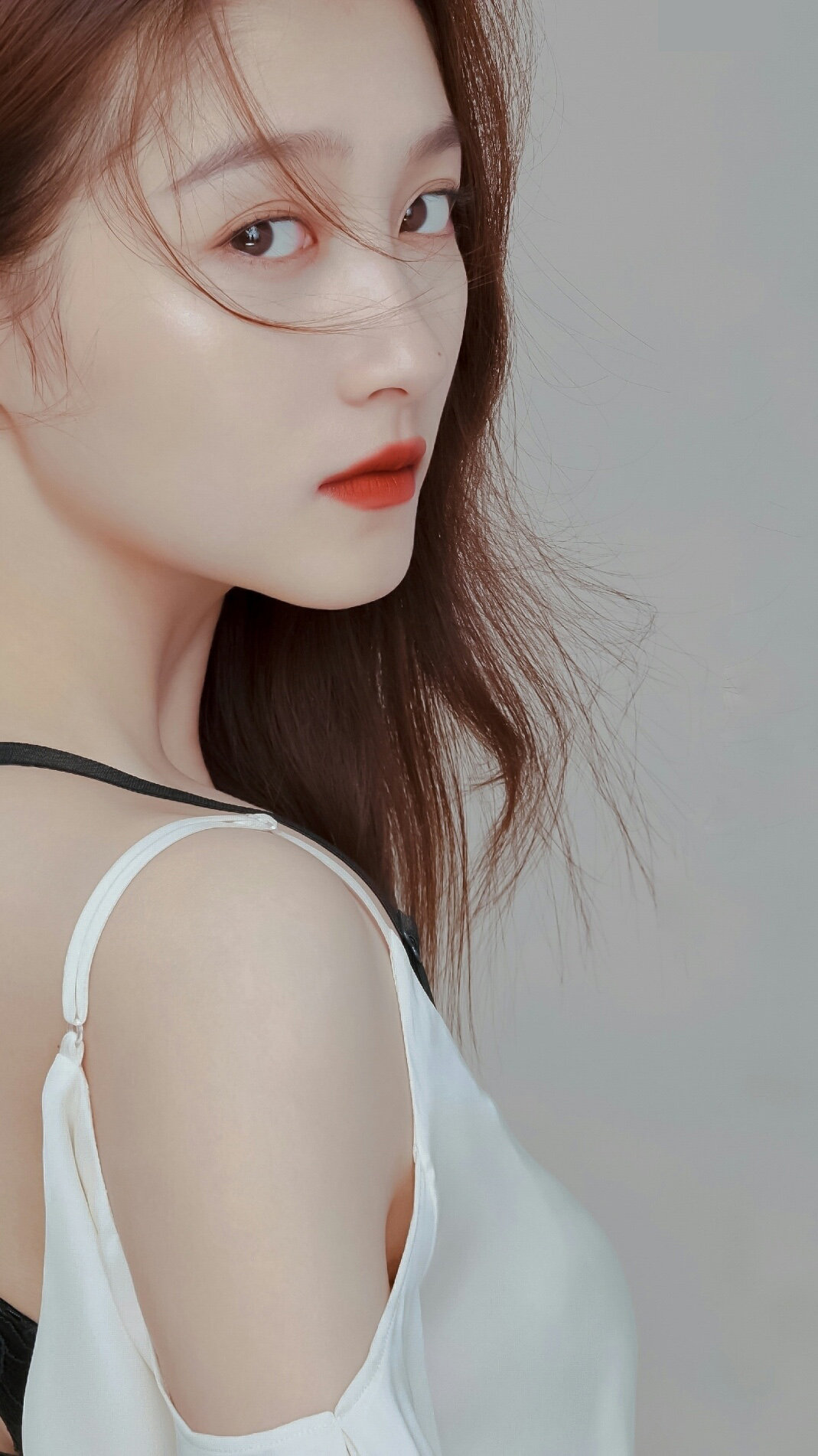 关晓彤美美的照片来咯,妆容创意有好看,时尚表现力满分!