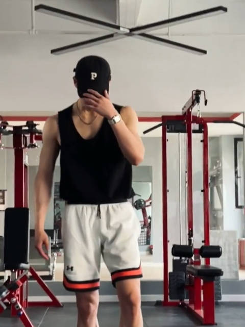 欢迎收看星汉灿烂全员有腹肌系列之李昀锐,袁02身材这么好的吗!