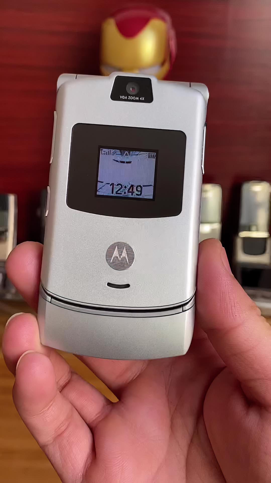 iphone改变了世界,摩托罗拉v3改变了什么?