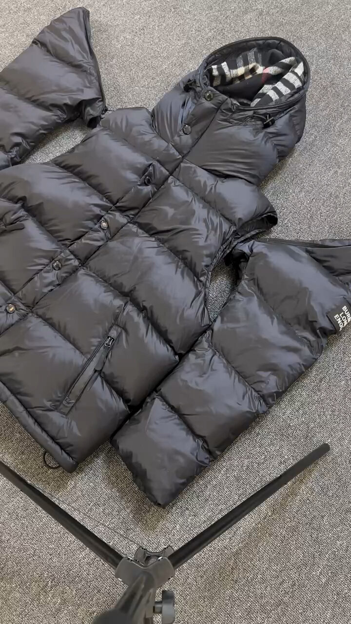 巴宝莉羽绒服可拆卸