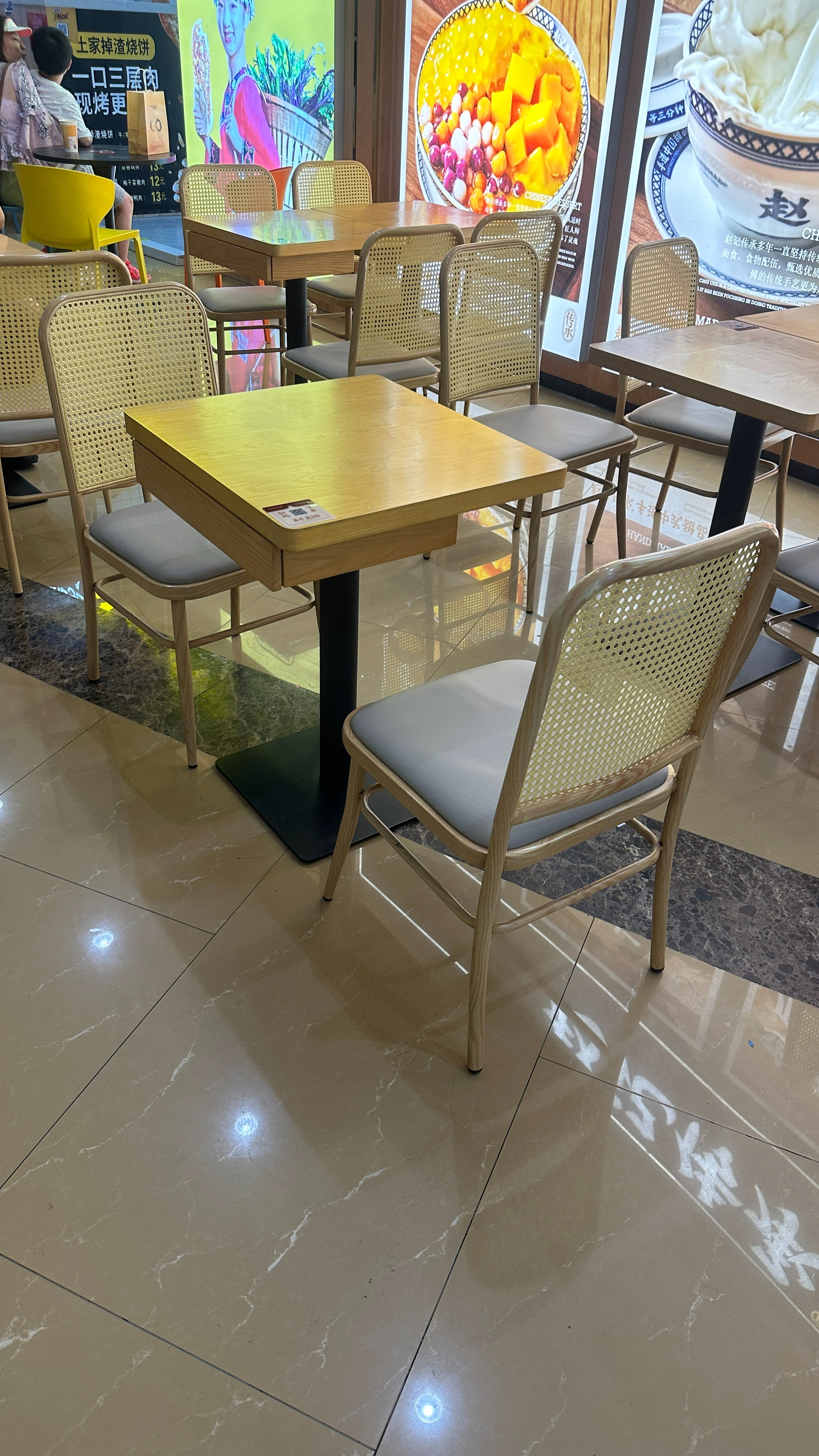 现代风 餐厅餐桌椅 奶茶店咖啡厅 甜品店桌椅 组合