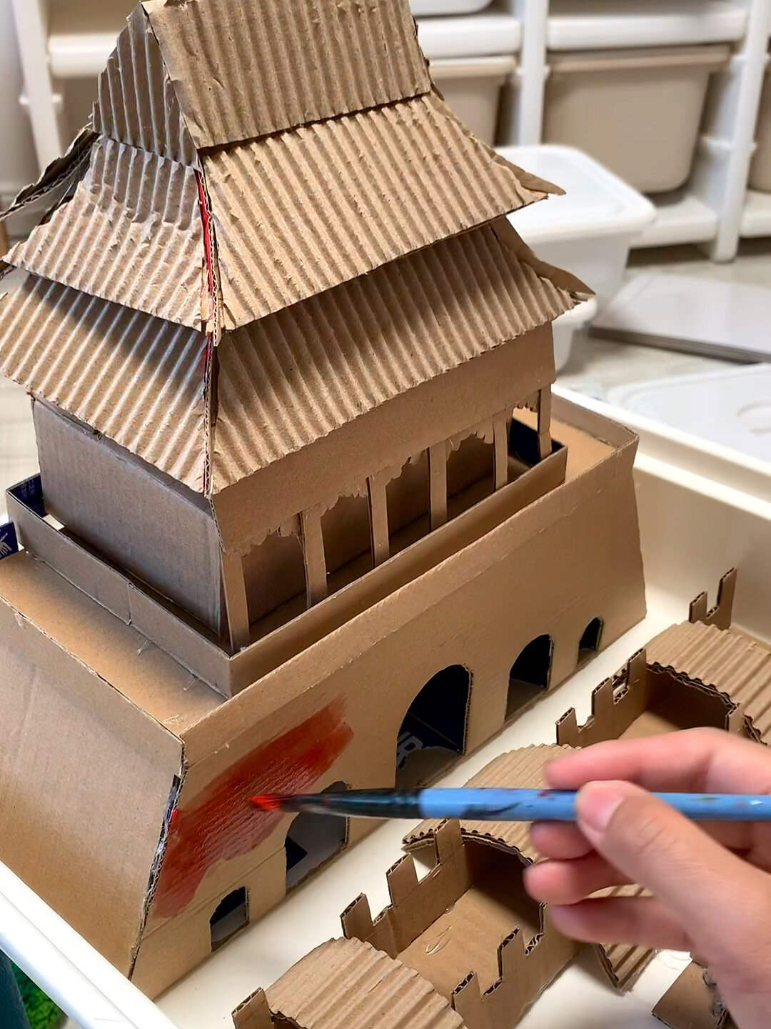 我厉害了,用牛奶纸箱做的北京天安门