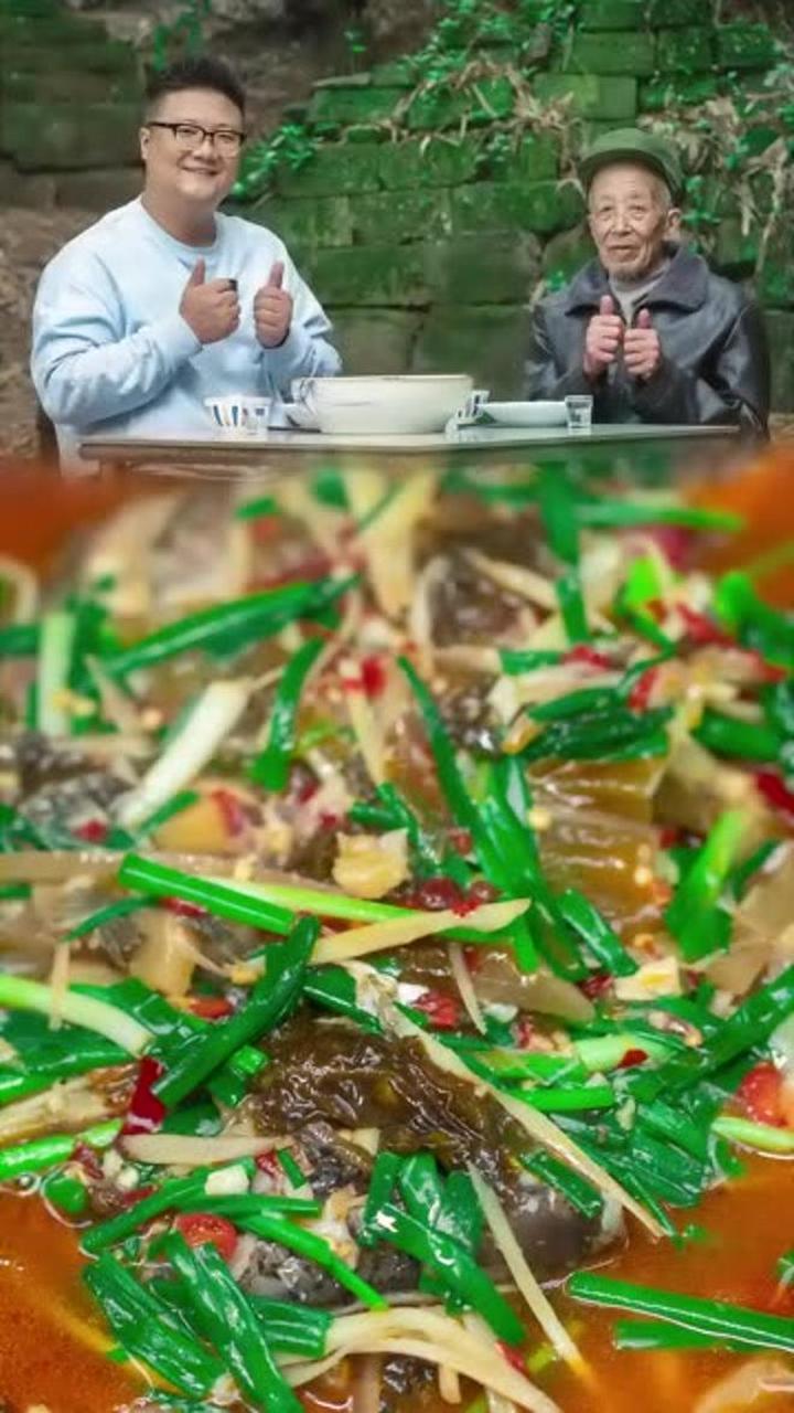 阿公买3斤鲫鱼,阿米做自贡特色菜"葱葱鲫鱼"