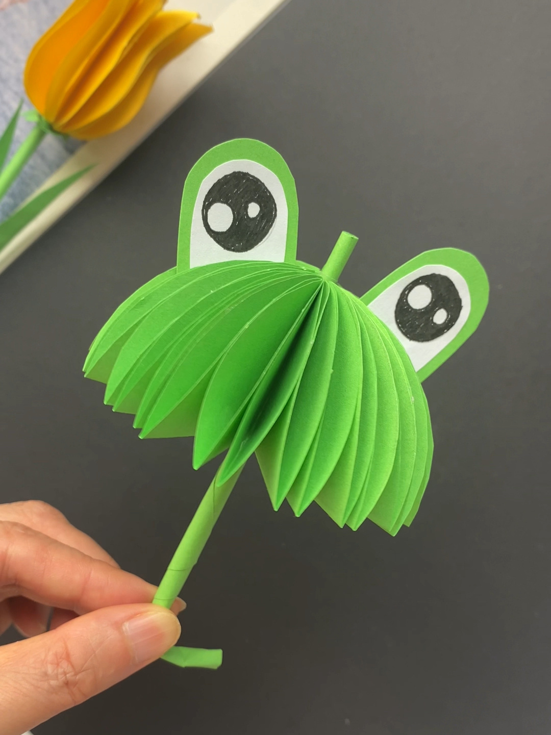 16张圆形手工纸做的青蛙90雨伞,可爱不?-度小视