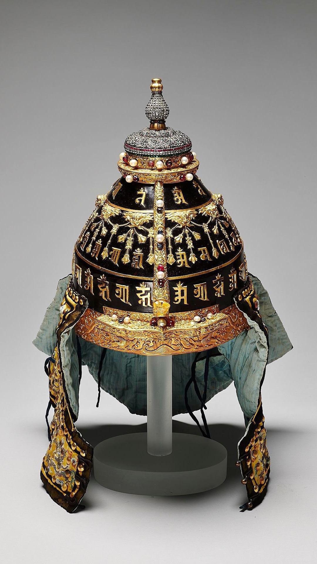 清代·嵌东珠宝石盔 国立故宫博物院藏-度小视