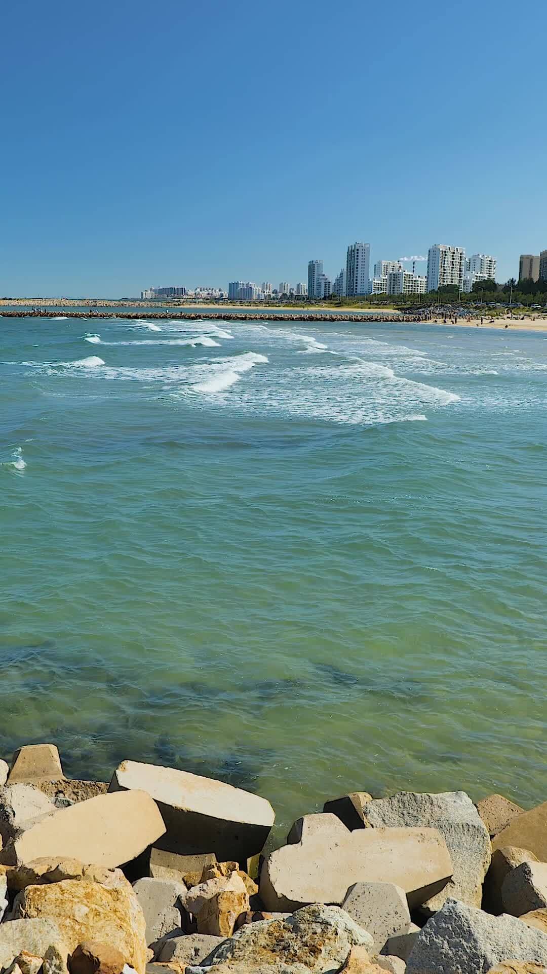 山东烟台龙口市南山东海旅游休闲度假区景色