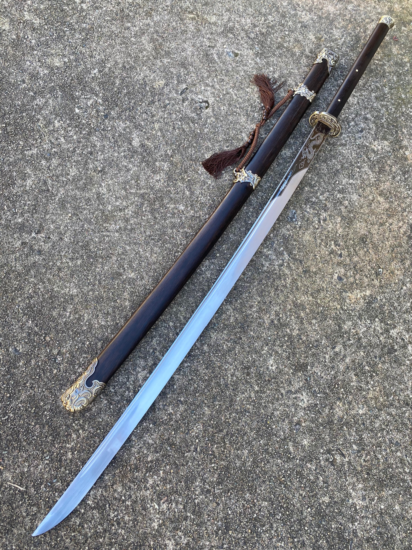 中华苗刀,又名戚家刀,抗倭刀,为武士刀克星