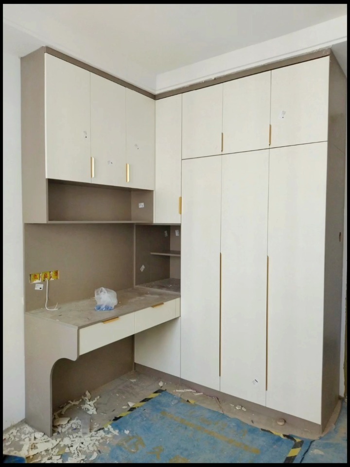 整理9款我认为最好看的衣柜带书桌设计方案