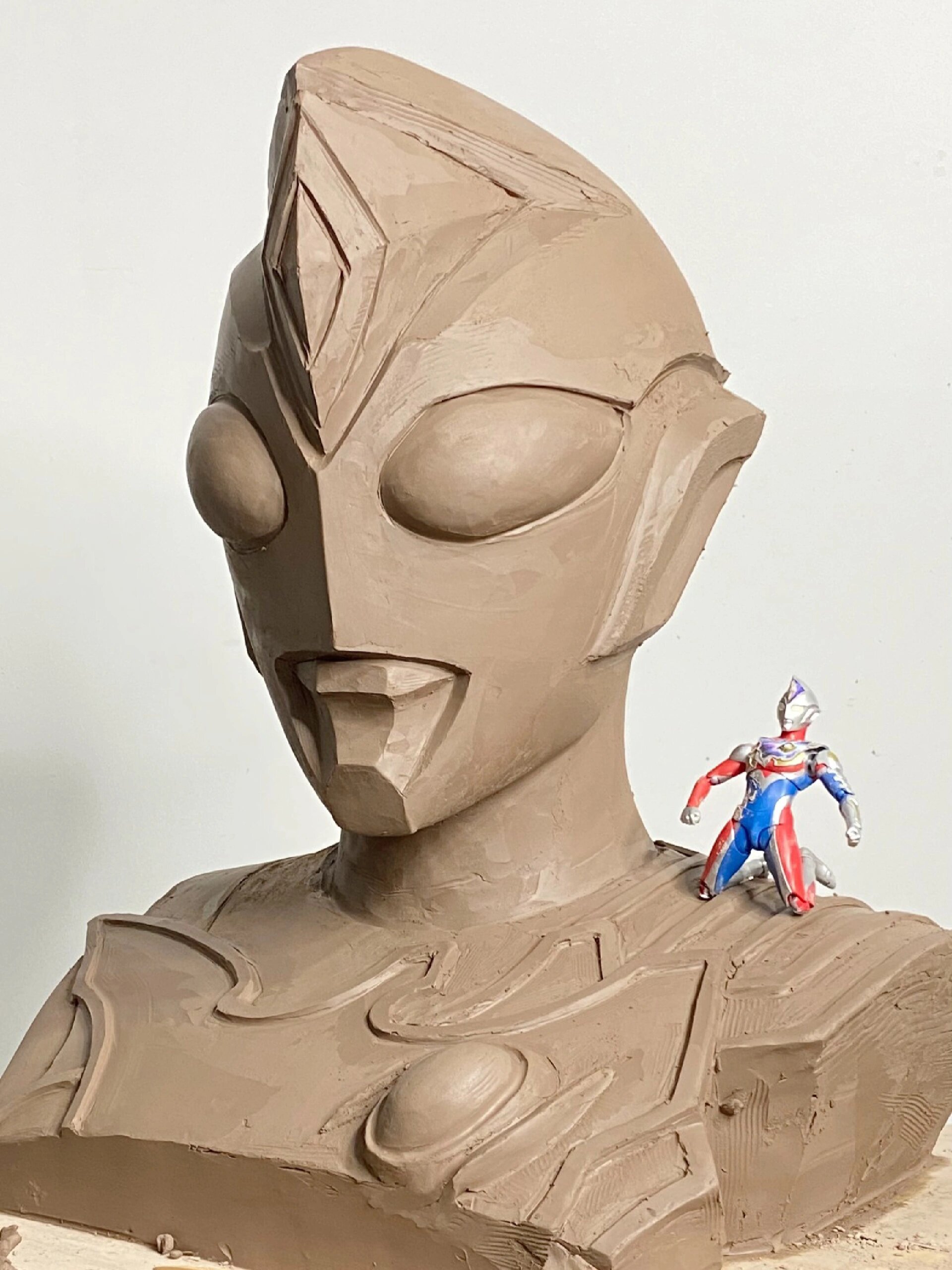 德凯奥特曼泥塑