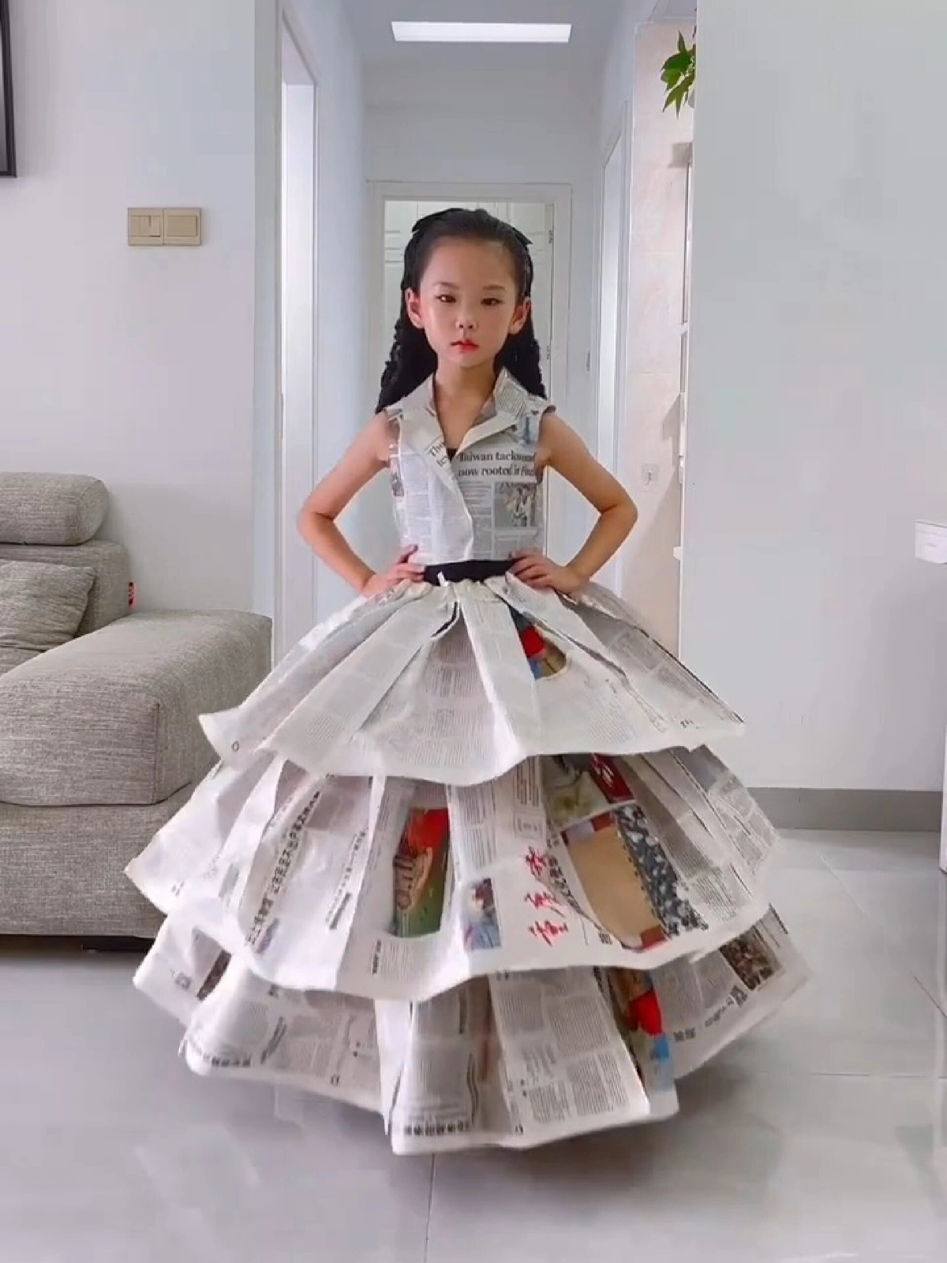 用报纸做裙子