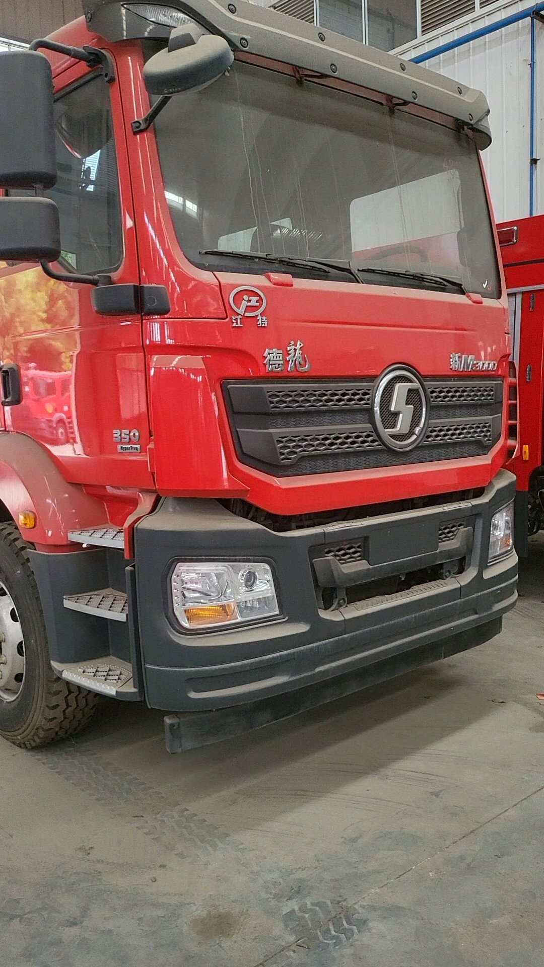 陕汽德龙后双桥16吨水罐(泡沫)消防车