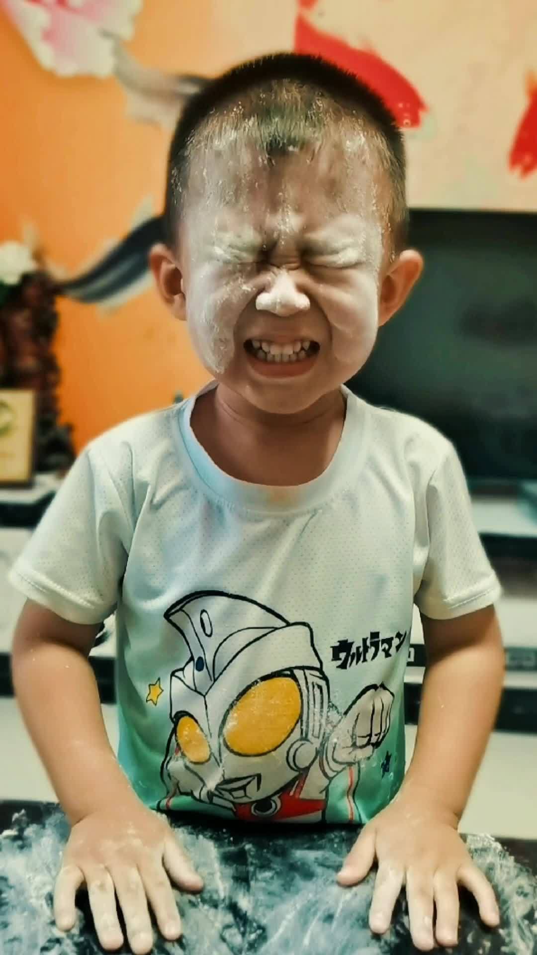 一声不吭的孩子定在干坏事,是吧 人类幼崽成长记 萌娃 搞笑 @抖音短