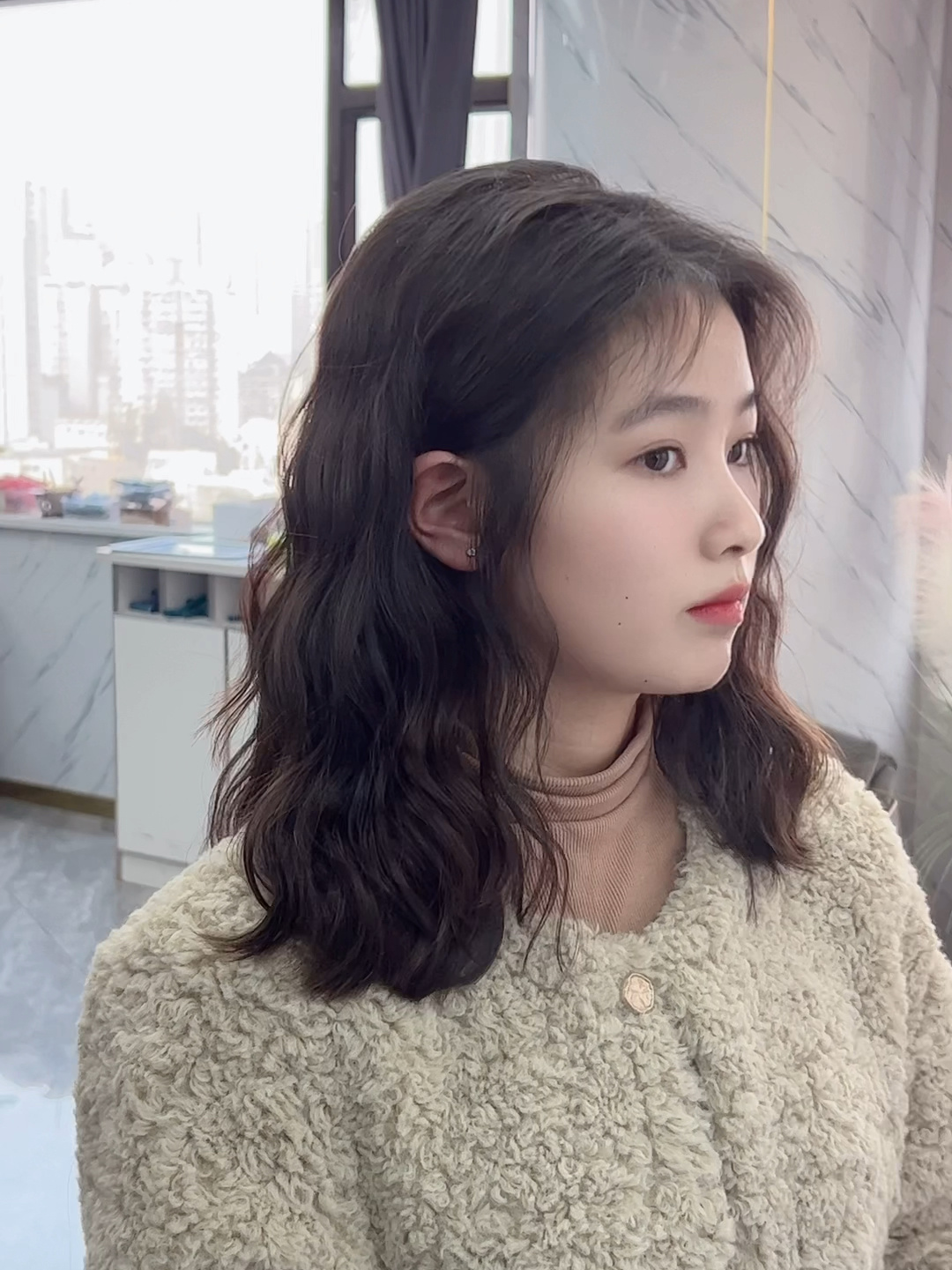 中长发女孩子一定要尝试一次法式烫啊羊毛卷