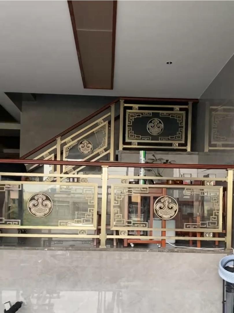 新中式玻璃楼梯护栏案例 网红楼梯 别墅楼梯 新中式楼梯 楼梯栏杆最新