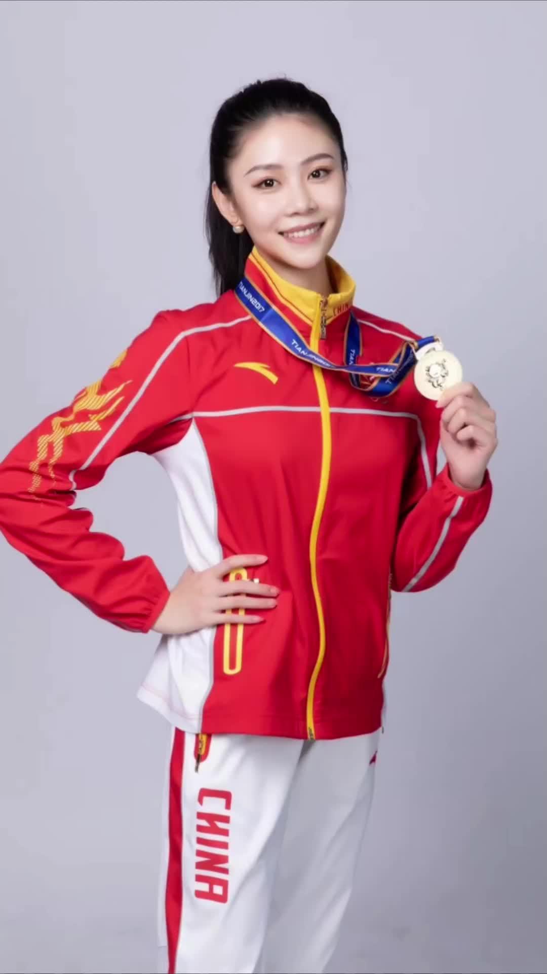 艺术体操0099♀15世界杯冠军赵敬楠 与冠军同行,共创冠军品牌