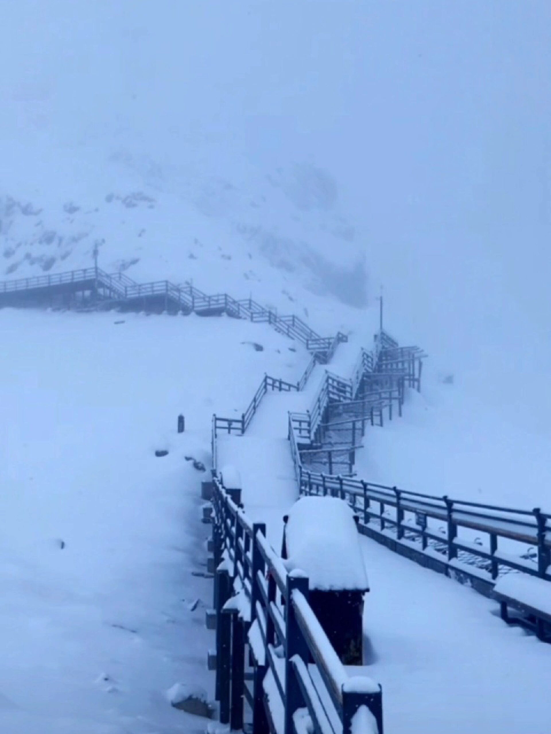 雪山下雪雪地自然风景音乐视频素材