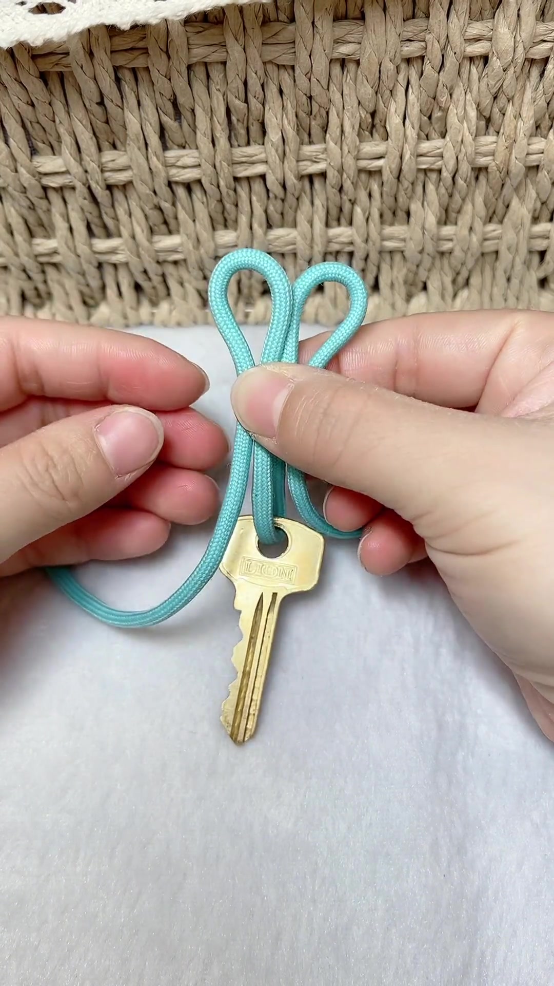 又是新的一种钥匙打结法 (2)-度小视