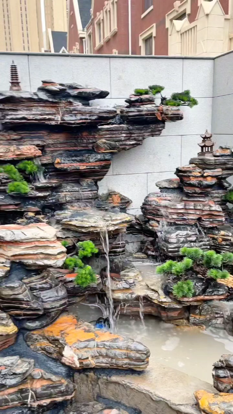 院子小的,鱼池假山可以这样做,假山造景,让庭院更生动自然