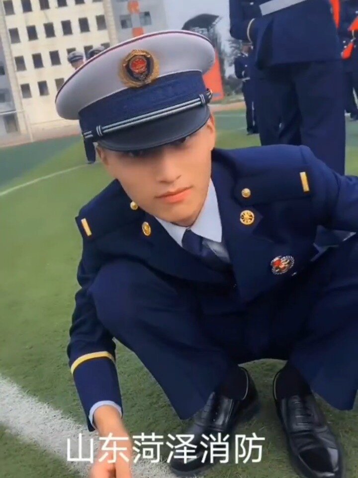 各地消防员高颜值合集