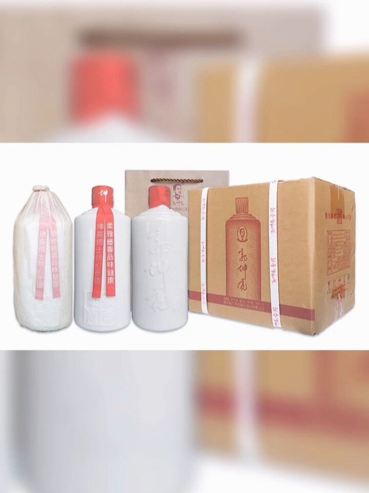 郭坤亮大师 坤亮酒柔雅酱香酒