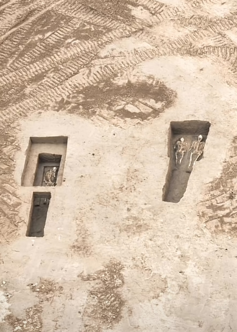 西安女生住所旁挖到古墓秒变墓景房,网友:楼下"邻居"比楼上多-度小视